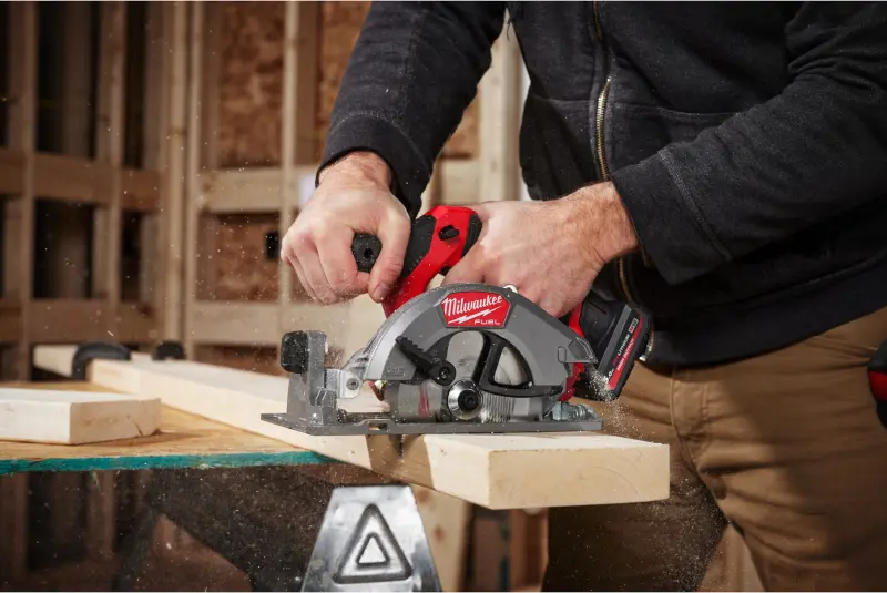 Aku kotoučová pila 140 mm Milwaukee M12 FCS442-502X (5,0 Ah) (MI4933493489)